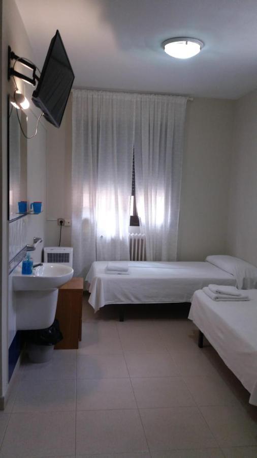 Residencial Oscense Hotel Huesca Buitenkant foto