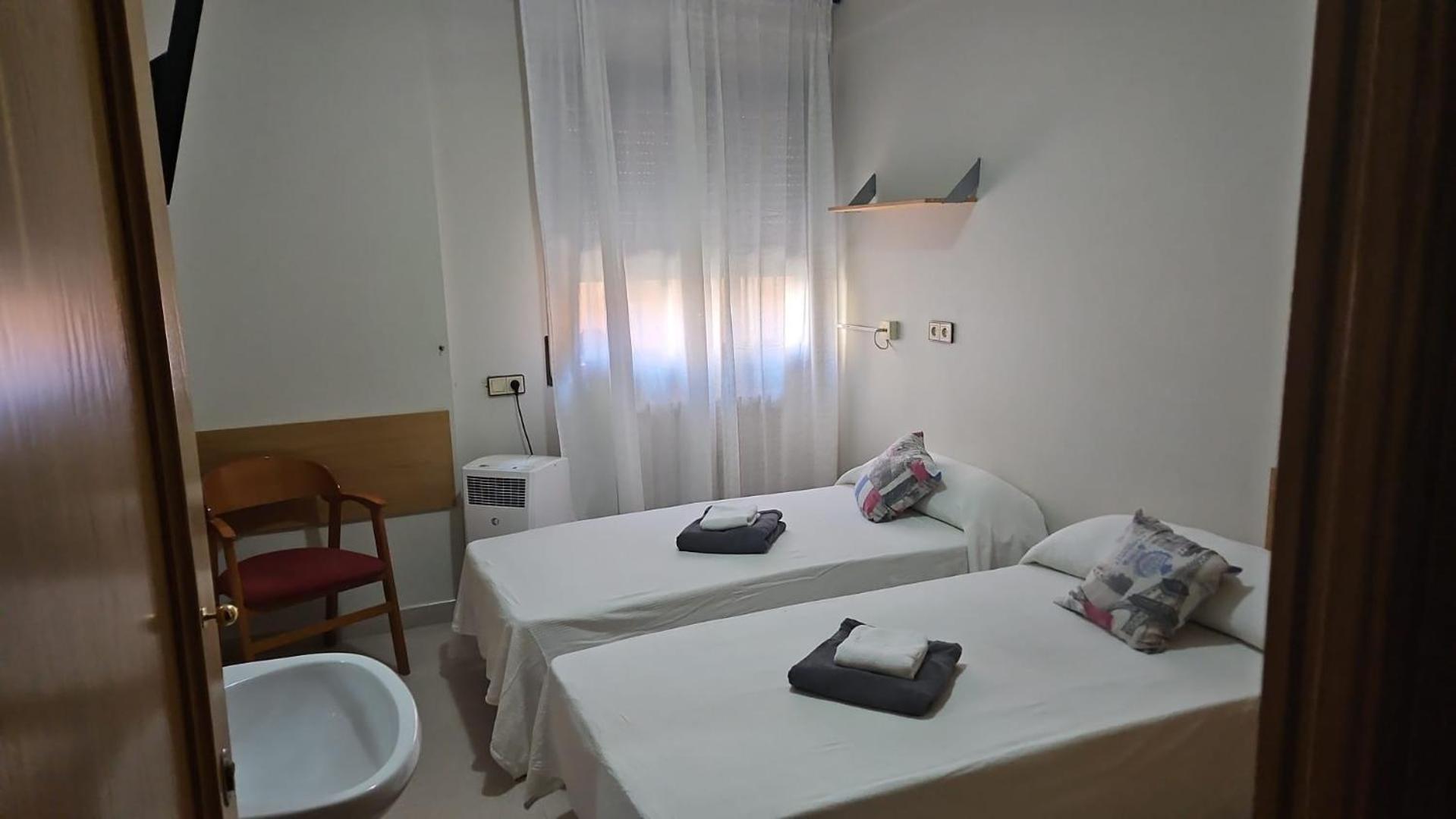 Residencial Oscense Hotel Huesca Buitenkant foto