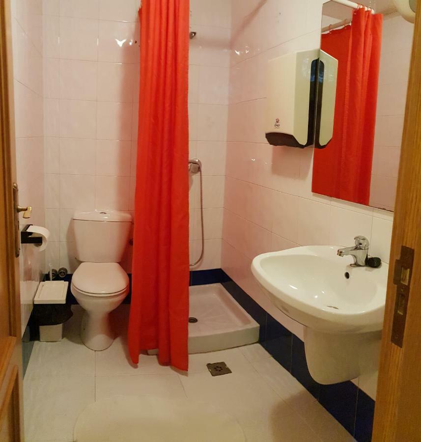Residencial Oscense Hotel Huesca Buitenkant foto