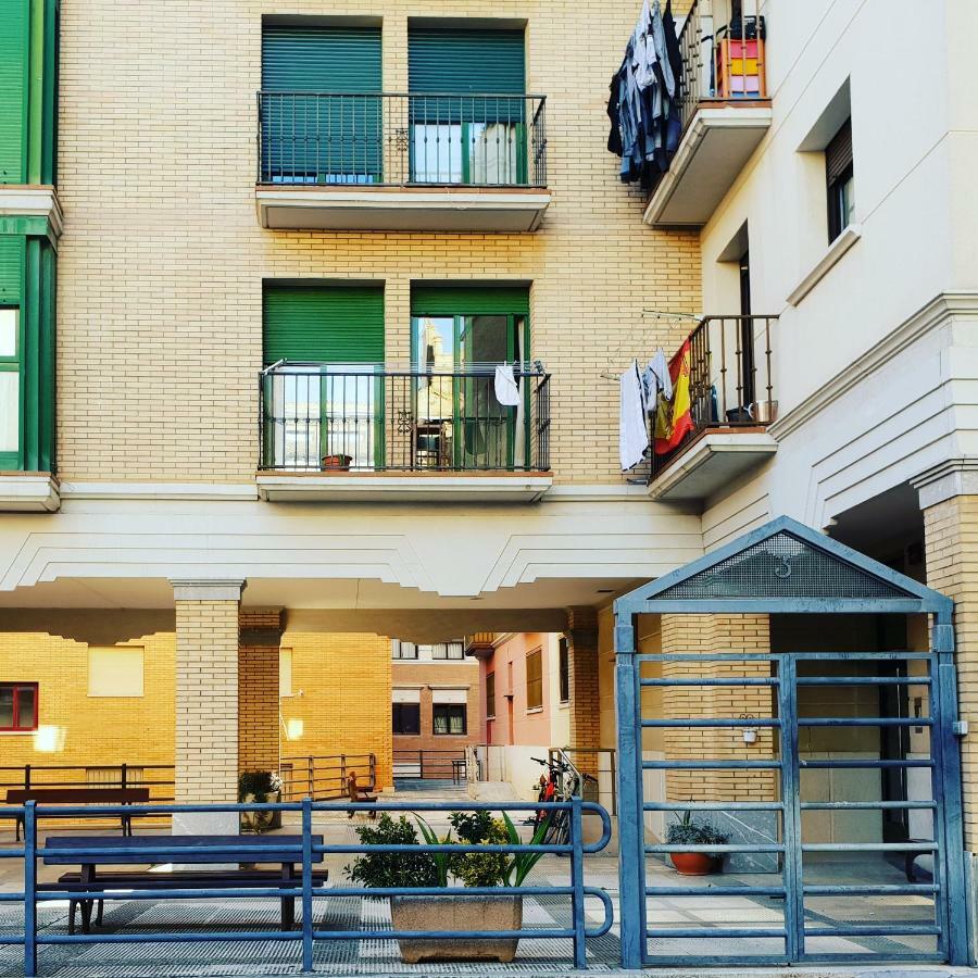 Residencial Oscense Hotel Huesca Buitenkant foto